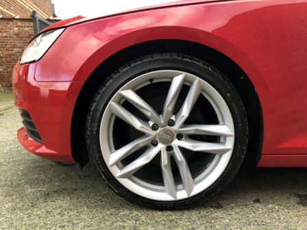 Audi A4 berline "40 000km" Automaat/Navi/led/pdc/cruise/2017