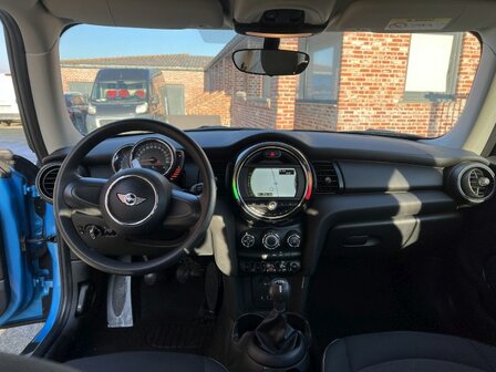 Mini Cooper 1.2i "BENZINE" Navi/cruise/pdc/clima/ohboek/2017