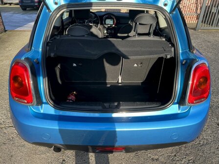 Mini Cooper 1.2i "BENZINE" Navi/cruise/pdc/clima/ohboek/2017