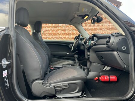 Mini one 1.5i "20 000km" Navi/pdc/airco/1ste eigenaar/2019