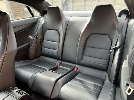 Mercedes E200 coupé "AUTOMAAT" benzine/leder/pdc/Navi/2012