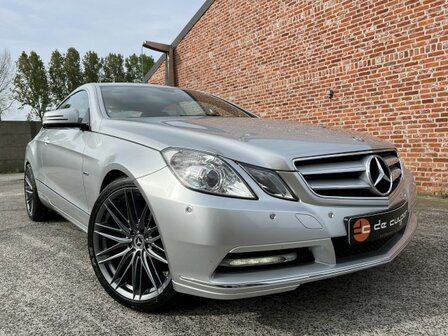Mercedes E200 coupé "AUTOMAAT" benzine/leder/pdc/Navi/2012