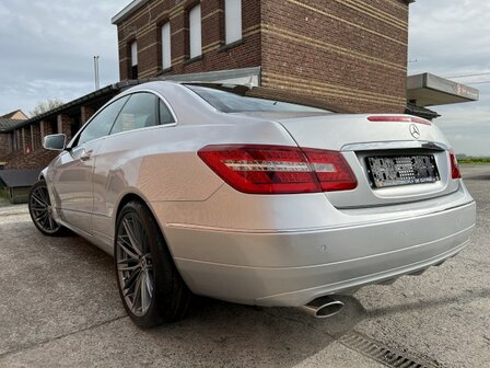 Mercedes E200 coupé "AUTOMAAT" benzine/leder/pdc/Navi/2012
