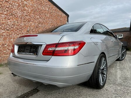 Mercedes E200 coupé "AUTOMAAT" benzine/leder/pdc/Navi/2012