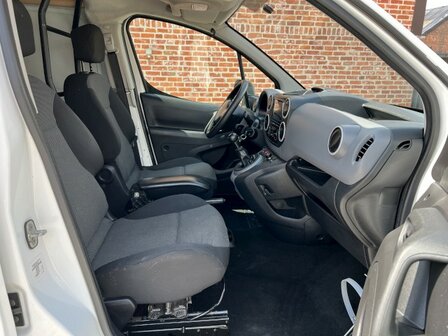 Peugeot partner 1.6hdi "LICHTE VRACHT" 70 000km/euro 6/2017