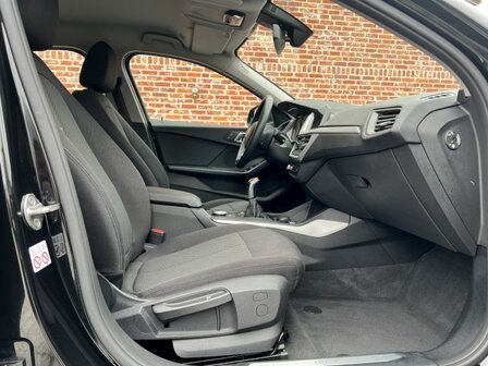 Bmw 118i F40 "BENZINE" Navi/led/cruise/pdc/1ste eig/140pk/2020!
