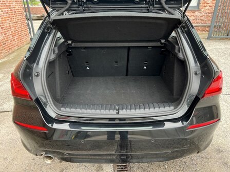 Bmw 118i F40 "BENZINE" Navi/led/cruise/pdc/1ste eig/140pk/2020!