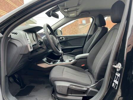 Bmw 118i F40 "BENZINE" Navi/led/cruise/pdc/1ste eig/140pk/2020!