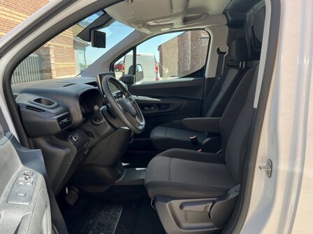 Opel Combo 1.5d edtion "AUTOMAAT" FULL-option/6 000km/2022