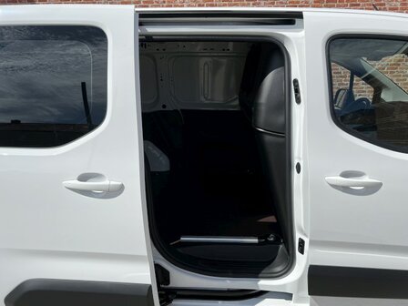 Opel Combo 1.5d edtion "AUTOMAAT" FULL-option/6 000km/2022