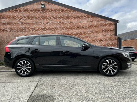 Volvo V60 "75 000km" Navi/leder/pdc/cruise/euro6/GARANTIE/2018