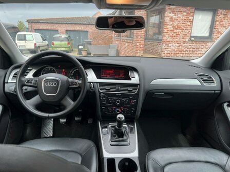 Audi A4 1.8i &quot;85 000km&quot; benzine/XENON/leder/1ste EIGENAAR!