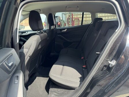 Ford focus 1.0 &quot;GARANTIE&quot; cruise/pdc/airco/Navi/oh-boek/2019