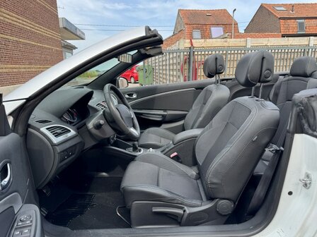 Renault Megane 1.6i &quot;90 000km&quot; Navi/cruise/pdc/XENON/2011