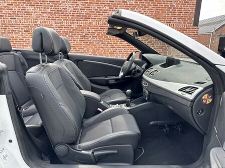 Renault Megane 1.6i &quot;90 000km&quot; Navi/cruise/pdc/XENON/2011