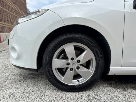 Renault Megane 1.6i &quot;90 000km&quot; Navi/cruise/pdc/XENON/2011