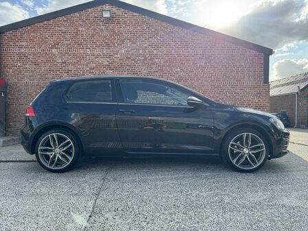 Volkswagen Golf 7 1.2tsi &quot;GARANTIE&quot; gekeurd/trekhaak/18inch