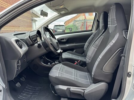 Peugeot 108 &quot;75 000km&quot; Navi/cruise/pdc/carplay/camera/2017