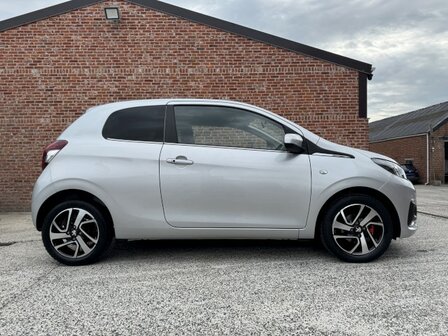 Peugeot 108 &quot;75 000km&quot; Navi/cruise/pdc/carplay/camera/2017