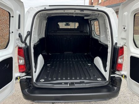 Citroen Berlingo 1.2i &quot;LICHTE VRACHT&quot; 70 000km/oh-boek/2021