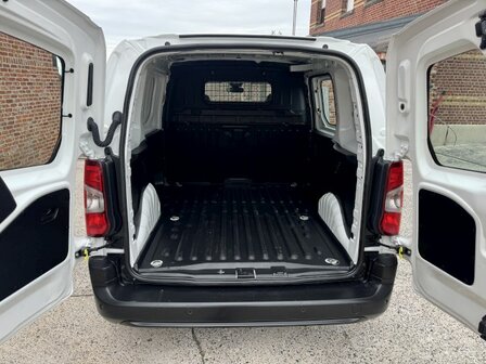 Citroen Berlingo 1.2i &quot;LICHTE VRACHT&quot; benzine/oh-boek/2021