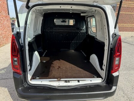 Opel combo 1.5d &quot;NIEUW-model&quot; lichtevracht/airco/pdc/2019