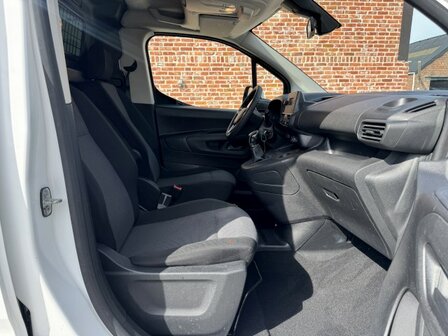 Opel combo 1.5d &quot;NIEUW-model&quot; lichtevracht/airco/pdc/2019