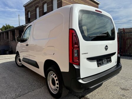 Opel combo 1.5d &quot;NIEUW-model&quot; lichtevracht/airco/pdc/2019