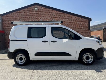 Citroen berlingo 1.2i &quot;30000km&quot; dakdrager/pdc/airco/dab/2022