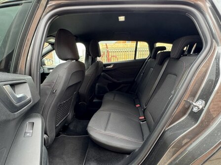 Ford Focus 1.5d &quot;St-line&quot; Navi/pdc/cruise/oh-boek/75000km