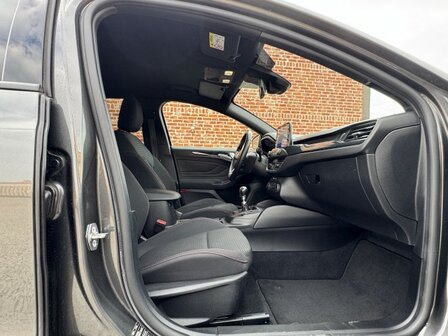 Ford Focus 1.5d &quot;St-line&quot; Navi/pdc/cruise/oh-boek/75000km