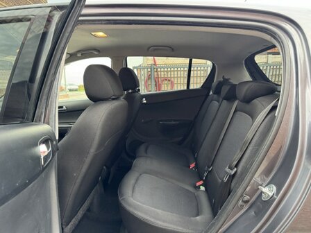 Hyundai I20 1.3i &quot;GARANTIE&quot; airco/BLEUTOOTH/benzine/135000km