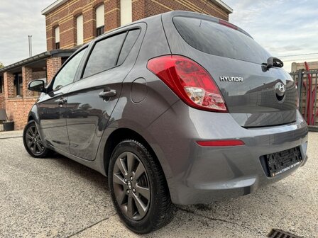 Hyundai I20 1.3i &quot;GARANTIE&quot; airco/BLEUTOOTH/benzine/135000km
