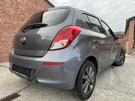 Hyundai I20 1.3i &quot;GARANTIE&quot; airco/BLEUTOOTH/benzine/135000km
