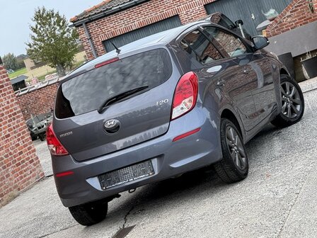 Hyundai I20 1.3i &quot;GARANTIE&quot; airco/BLEUTOOTH/benzine/135000km