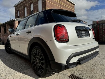 Mini Cooper 1.5i &quot;AUTOMAAT&quot; Full-option/carplay/virtual/2023