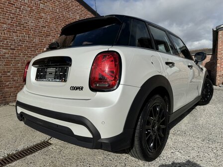 Mini Cooper 1.5i &quot;AUTOMAAT&quot; Full-option/carplay/virtual/2023