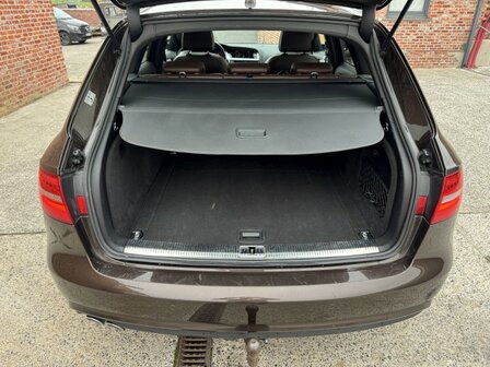 Audi a4 avant &quot;NIEUWSTAAT&quot; Navi/xenon/pano/leder/oh-boek
