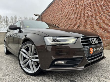 Audi a4 avant &quot;NIEUWSTAAT&quot; Navi/xenon/pano/leder/oh-boek