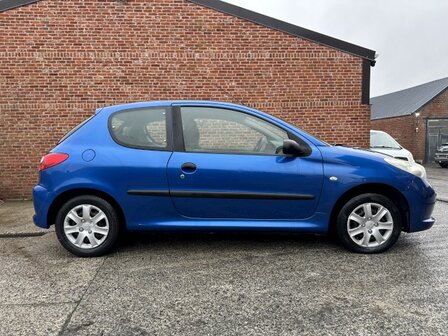 Peugeot 206+ 1.2i &quot;GEKEURD&quot; airco/GARANTIE/44kw/2010