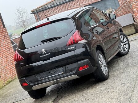 Peugeot 3008 1.2i "GARANTIE" Navi/camera/pdc/clima/oh-boek
