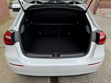 Mercedes A-klasse "BENZINE" CAMERA/carplay/Navi/PDC/2022