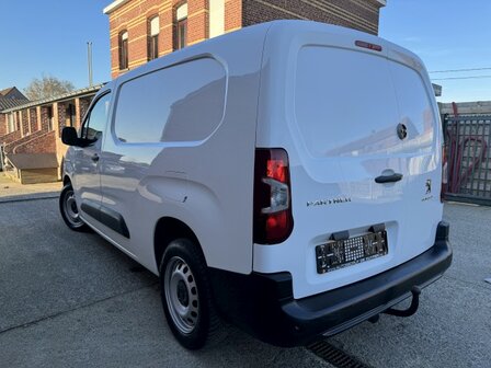Peugeot partner XL "LICHTE VRACHT" Navi/CARPLAY/euro6d/2020