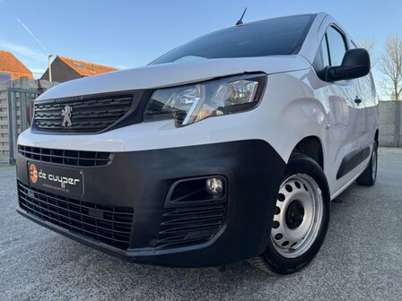 Peugeot partner XL "LICHTE VRACHT" Navi/CARPLAY/euro6d/2020