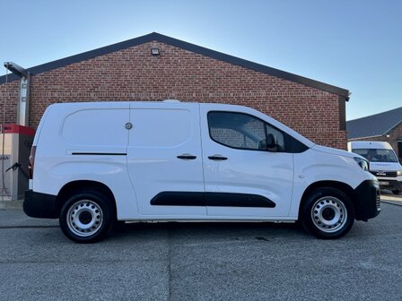 Peugeot partner XL "LICHTE VRACHT" Navi/CARPLAY/euro6d/2020