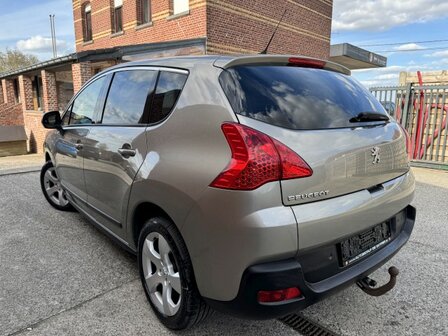 Peugeot 3008 1.6i "GARANTIE" cruise/clima/trekhaak/benzine!
