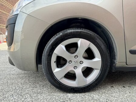 Peugeot 3008 1.6i "GARANTIE" cruise/clima/trekhaak/benzine!