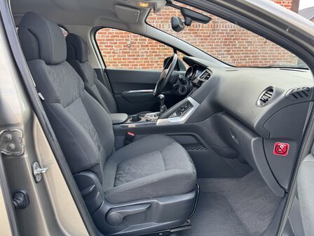 Peugeot 3008 1.6i "GARANTIE" cruise/clima/trekhaak/benzine!