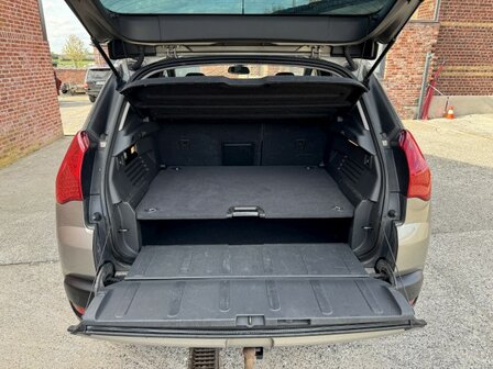 Peugeot 3008 1.6i "GARANTIE" cruise/clima/trekhaak/benzine!