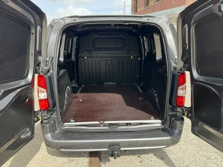 Opel Combo1.2i "3 ZIT" Carplay/trekhaak/benzine/55000km/2020